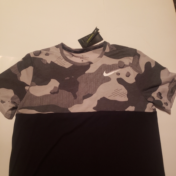 Nike Dry Legend Camo Black Top Half Print Tee - Picture 9 of 16